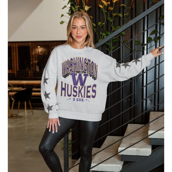 soho X Gameday Couture Sweaters - SOHO X GAMEDAY WASHINGTON HUSKIES RESILIENCE STAR EMBELLISHED
CREW SWEATSHIRT